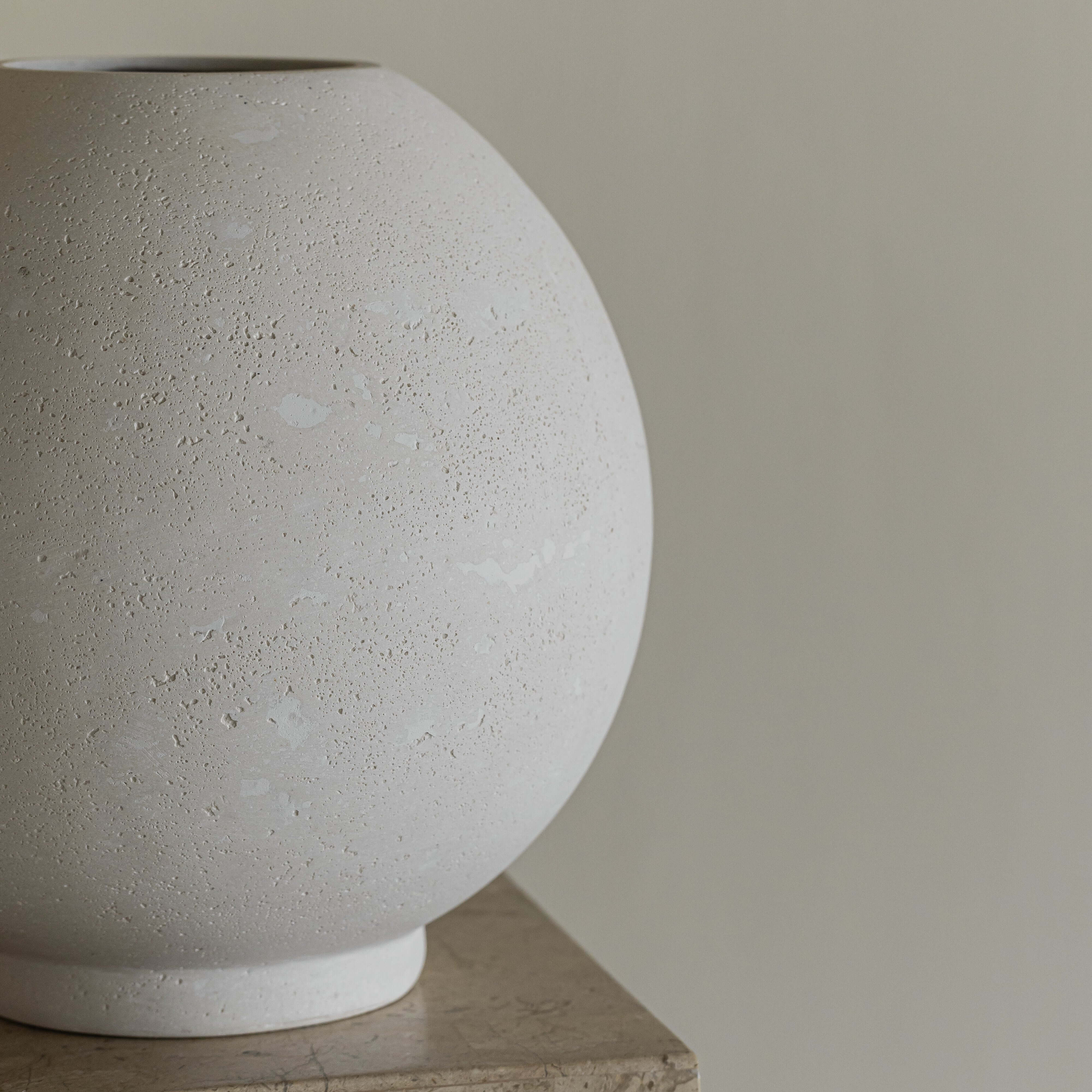 Arche Short Vase - Image 4