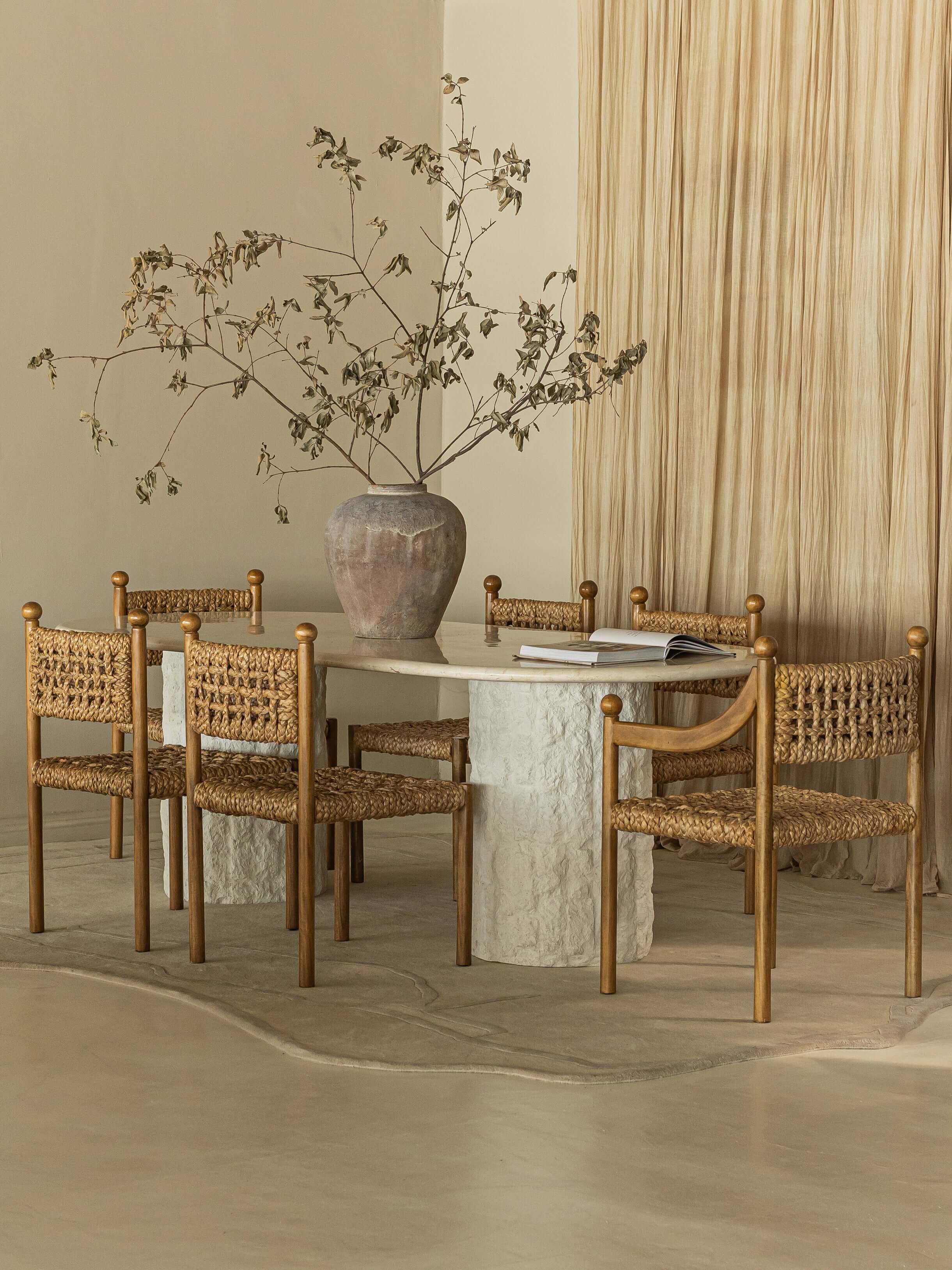 Isla Oval Dining Table - Image 2