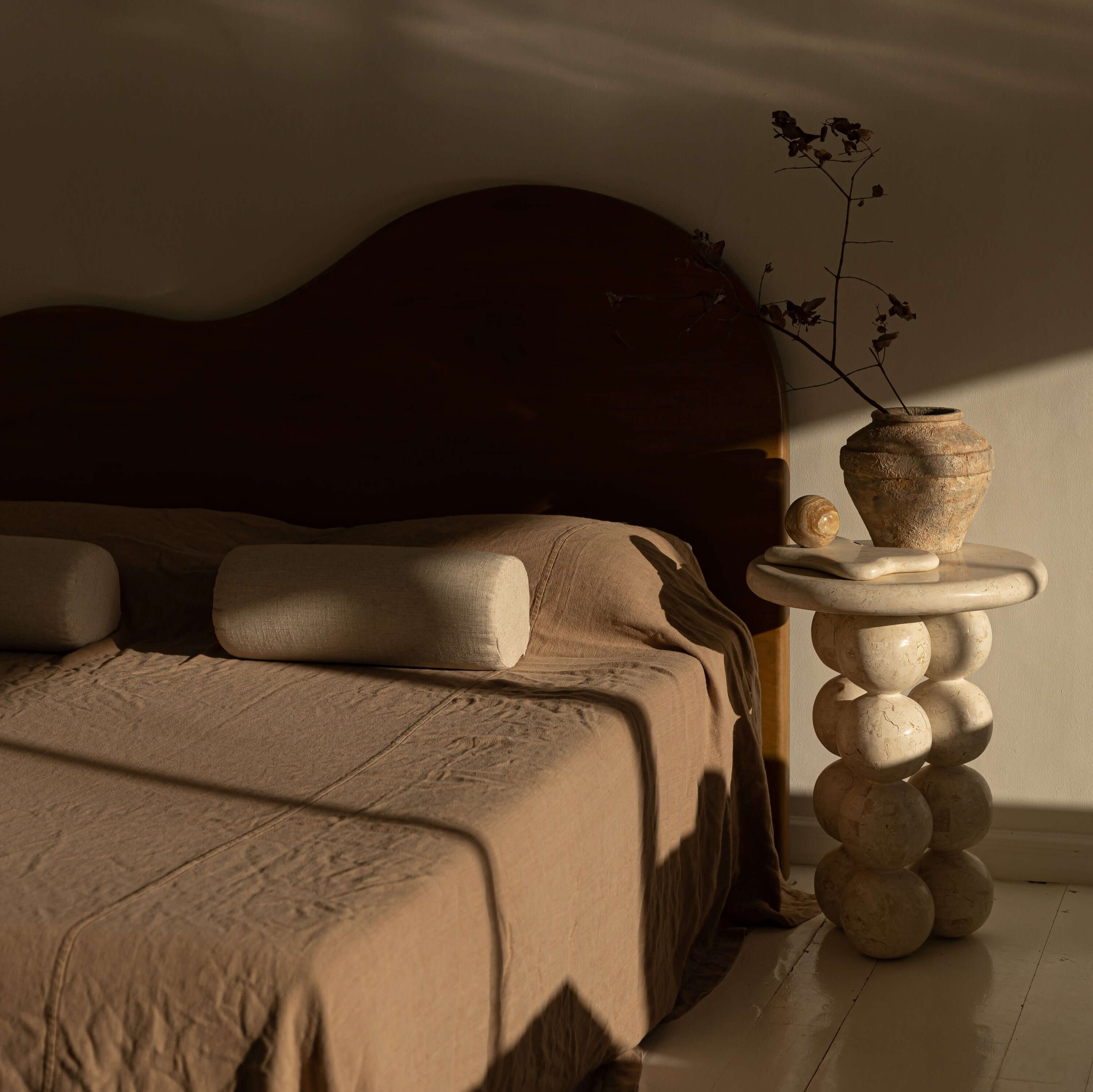 Perlas Side Table - Image 2