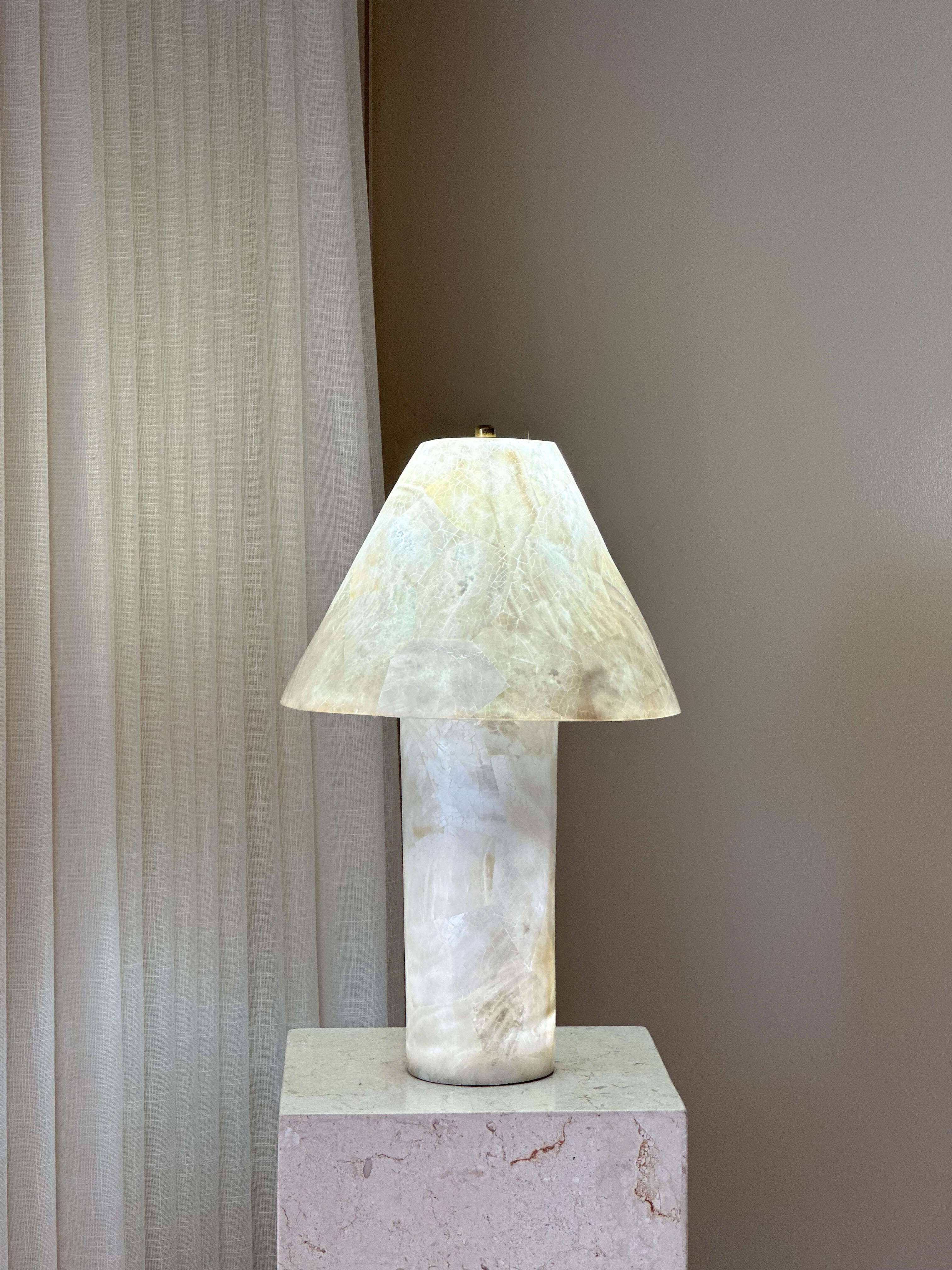 Sofia Shell Lamp, Mother of Pearl - Image 4